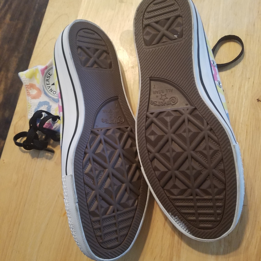 Multicolored Converse - Picture 2 of 4